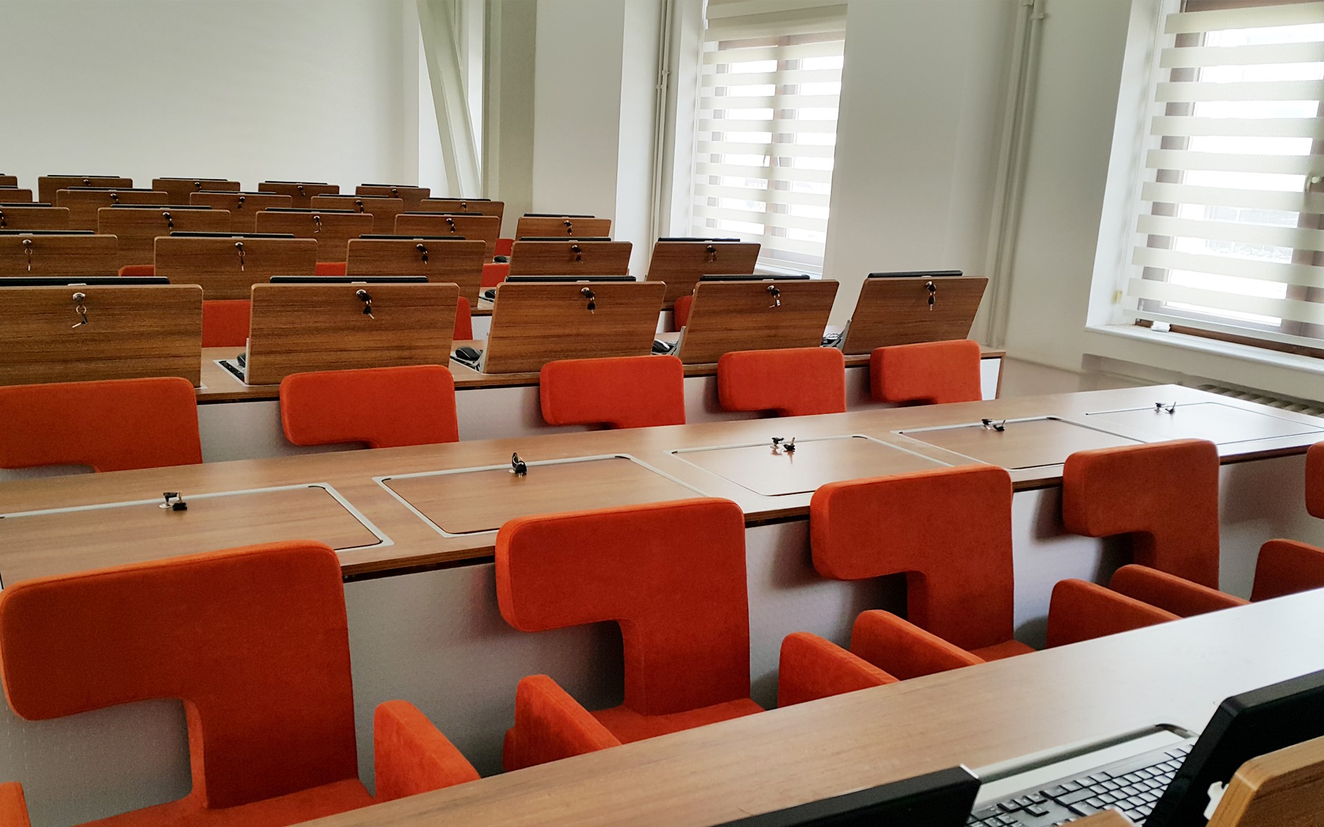 Ofis Masası, Koltuğu ve Sandalyesi